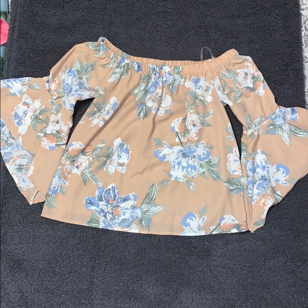 Cute floral off the shoulder float arm top